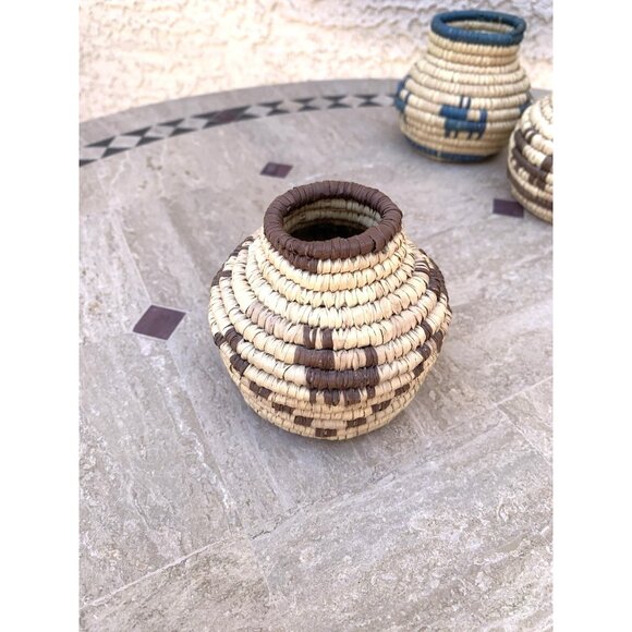 3 Miniature Native American Hand Woven Coiled Grass Seed Pots Papago Animals - Picture 4 of 13
